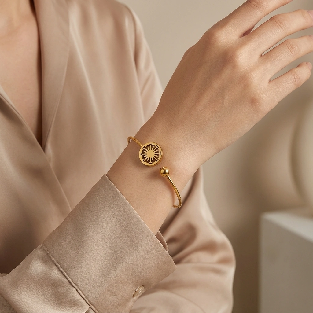 18K Gold Plated Daisy Open Bangle Bracelet - Premium Jewelry