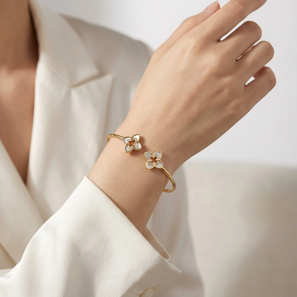 Four Leaf Shell Zircon Elastic Bangle - Premium Jewelry